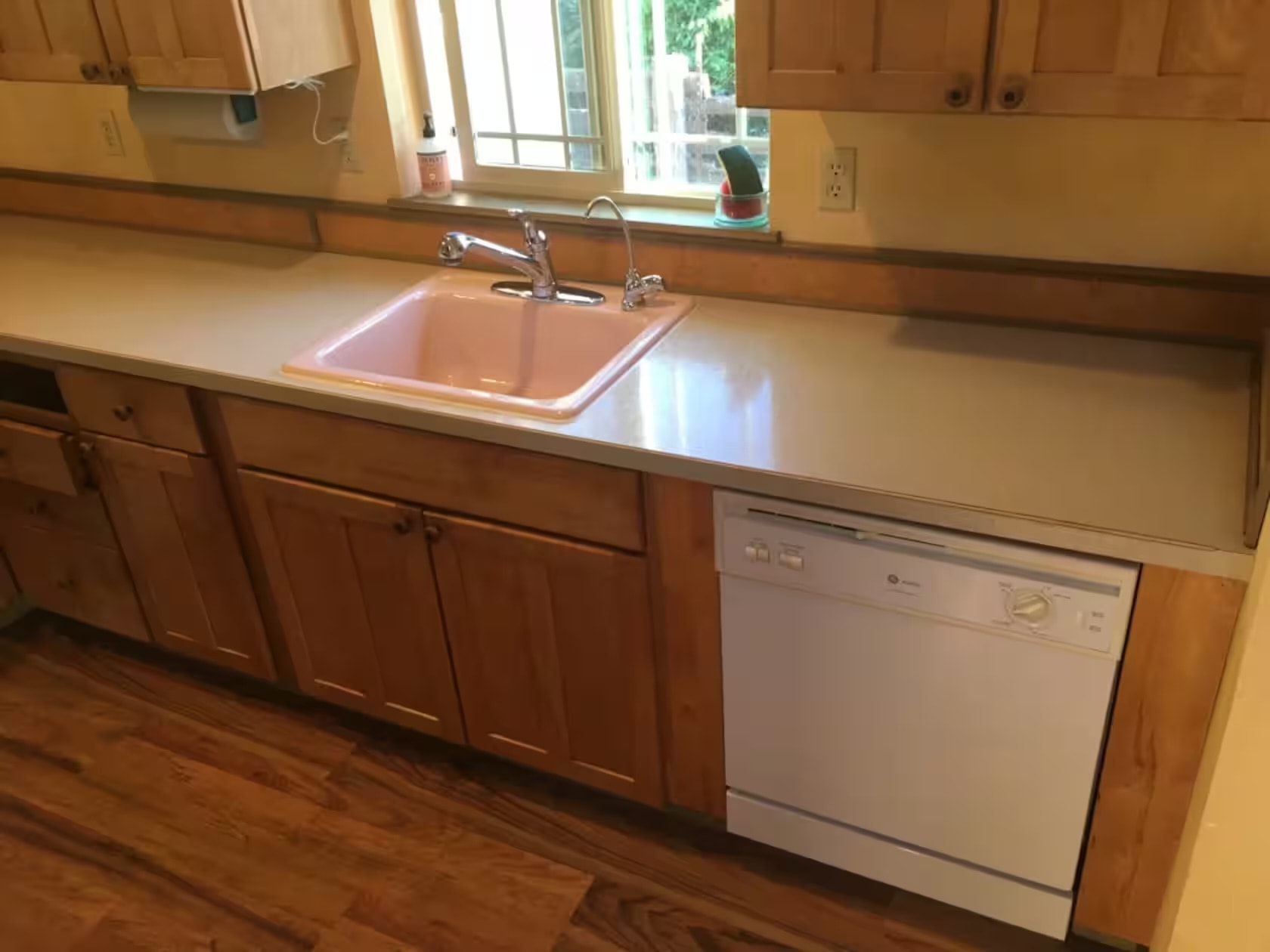 Kitchen with pink sink